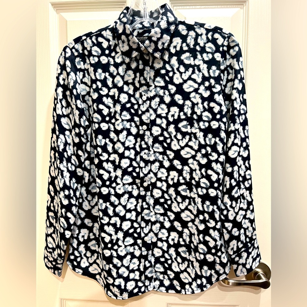 NWOT Navy Dillon Classic Fit Banana Republic Blouse Sz XSP
